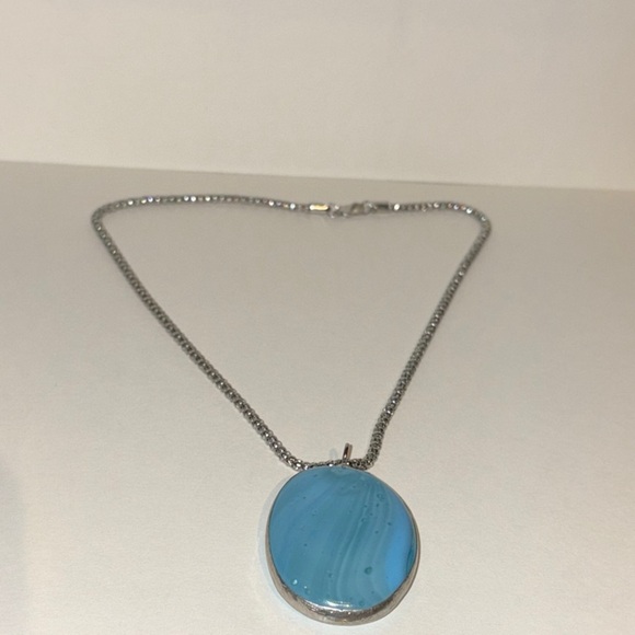3/$20 Chic Silver Necklace with Blue Pendant - Picture 1 of 5